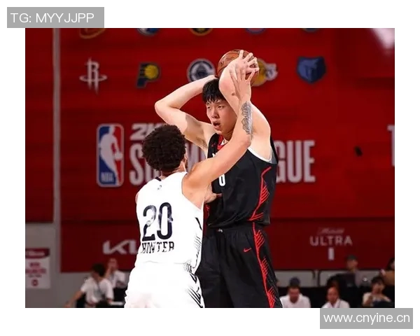 比卢普斯谈杨瀚森训练中的战术理解问题并提供详细指导